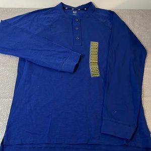 Gap Long Sleeve Shirt Men’s Size Medium Blue Color.